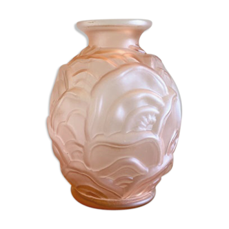 Vase « ondulations » en verre satiné rose