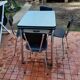 Table de cuisine formica et 4 chaises skaï