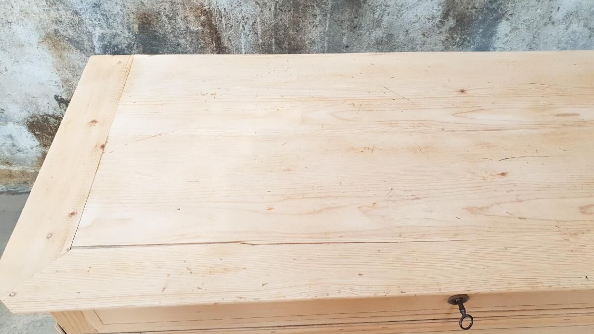 Antique pine chest of drawers
