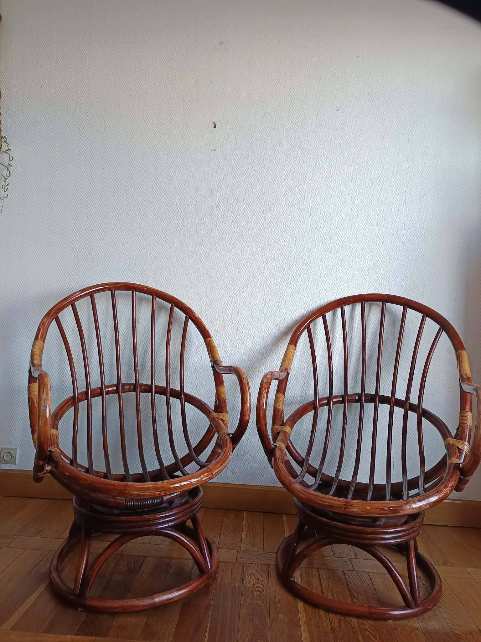 Paire de fauteuils pivotants en rotin 1970
