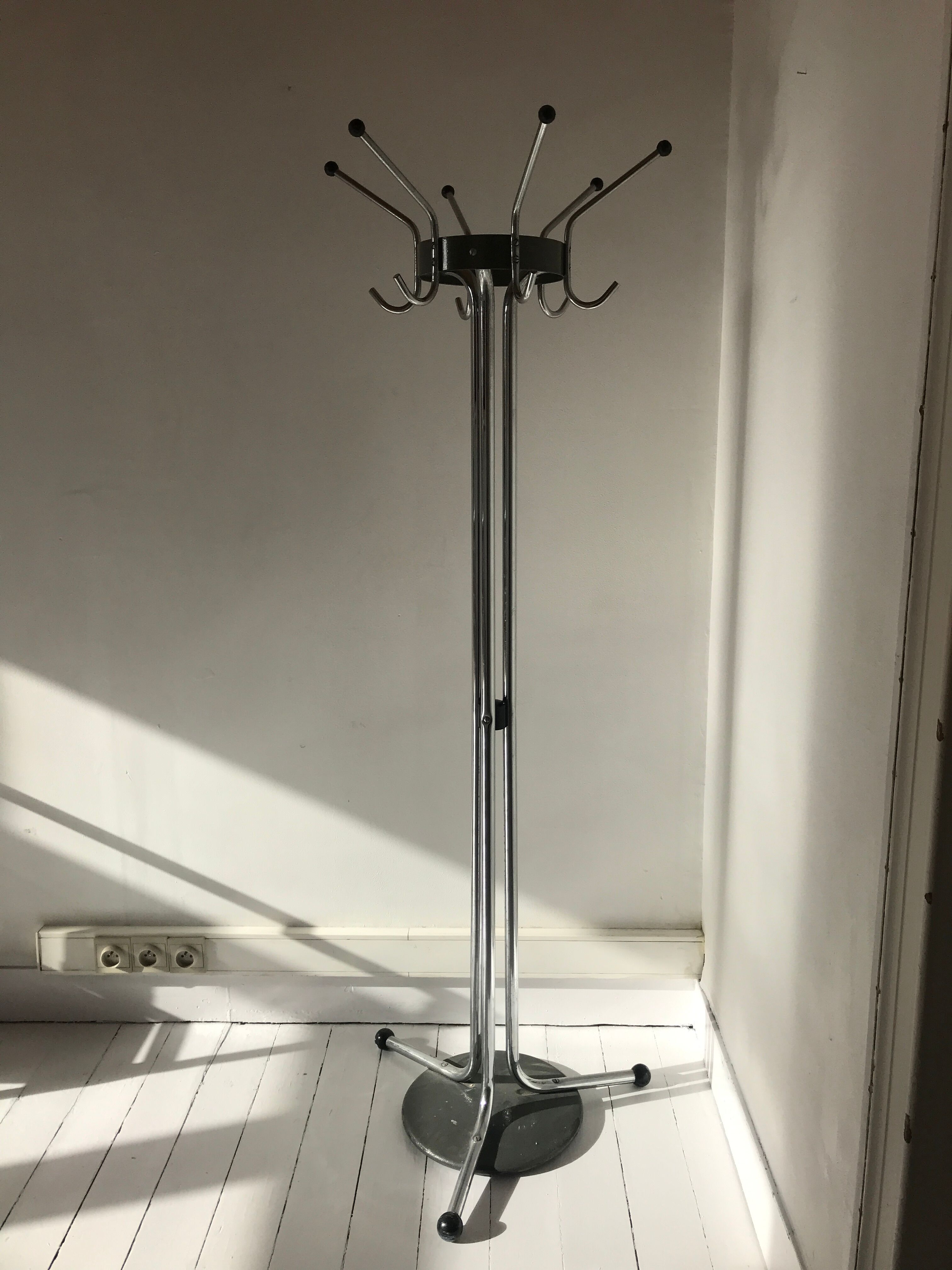 Design parrot coat rack