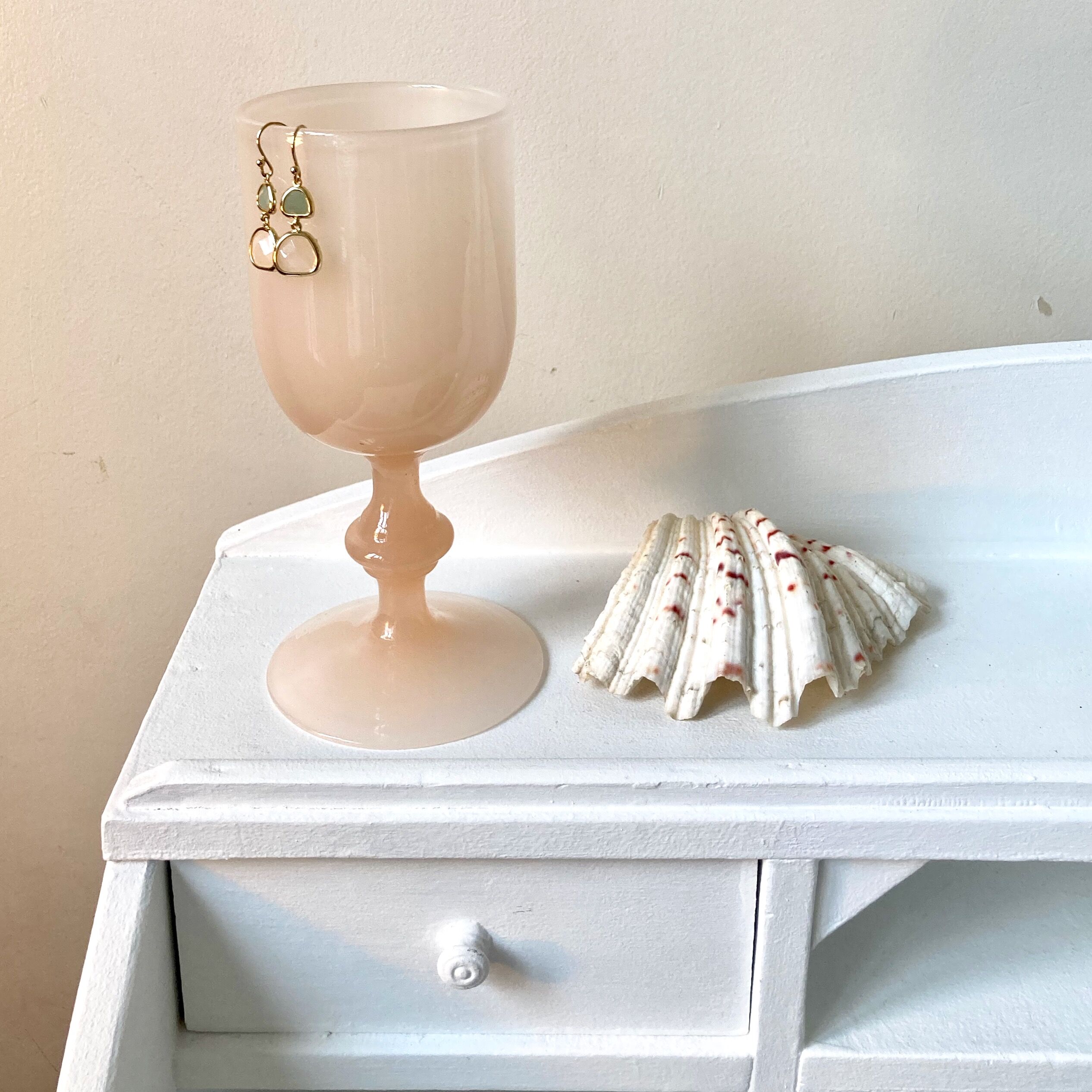 Vase in opaline chalice