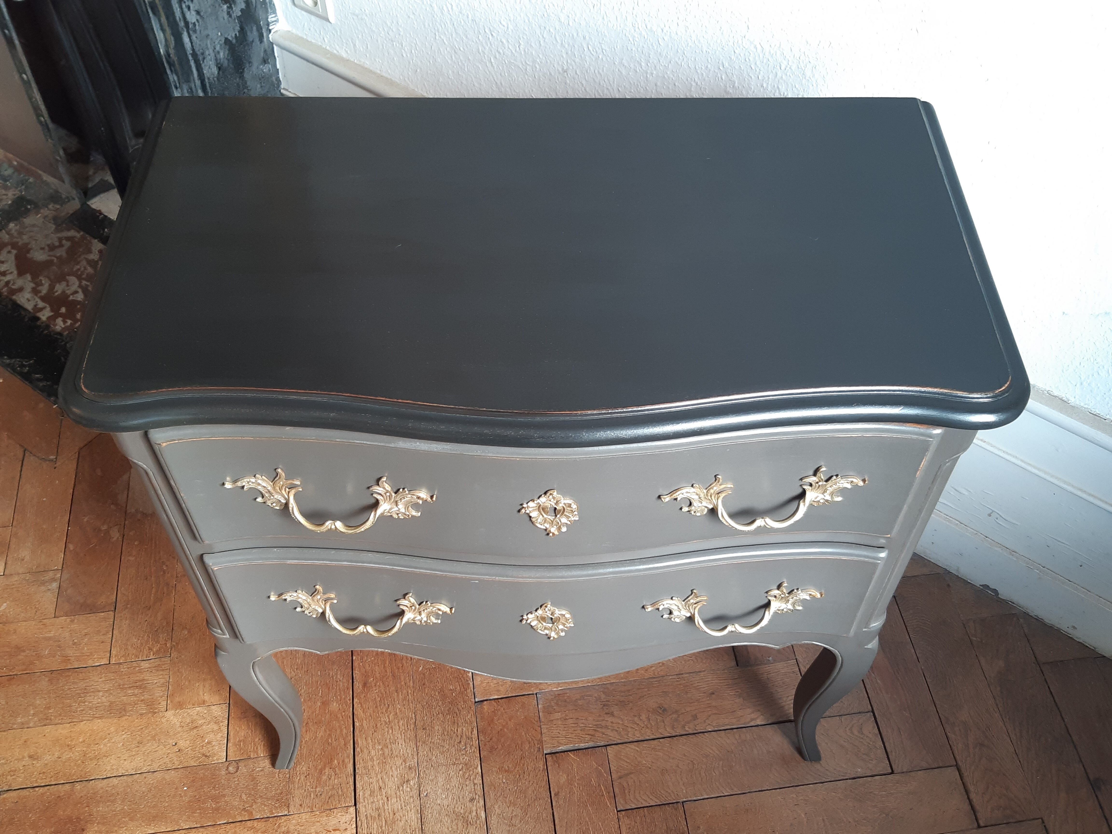 Patinated chest of drawers Louis XV style 2 drawers