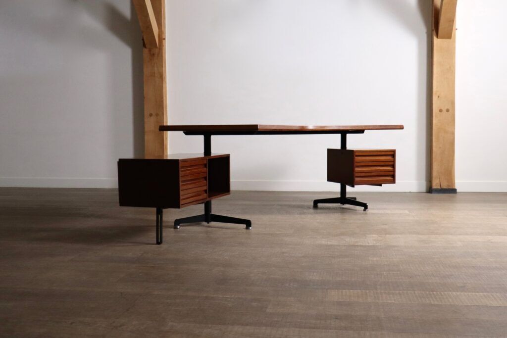 Osvaldo Borsani T96 Boomerang desk for Tecno, Italy, 1956
