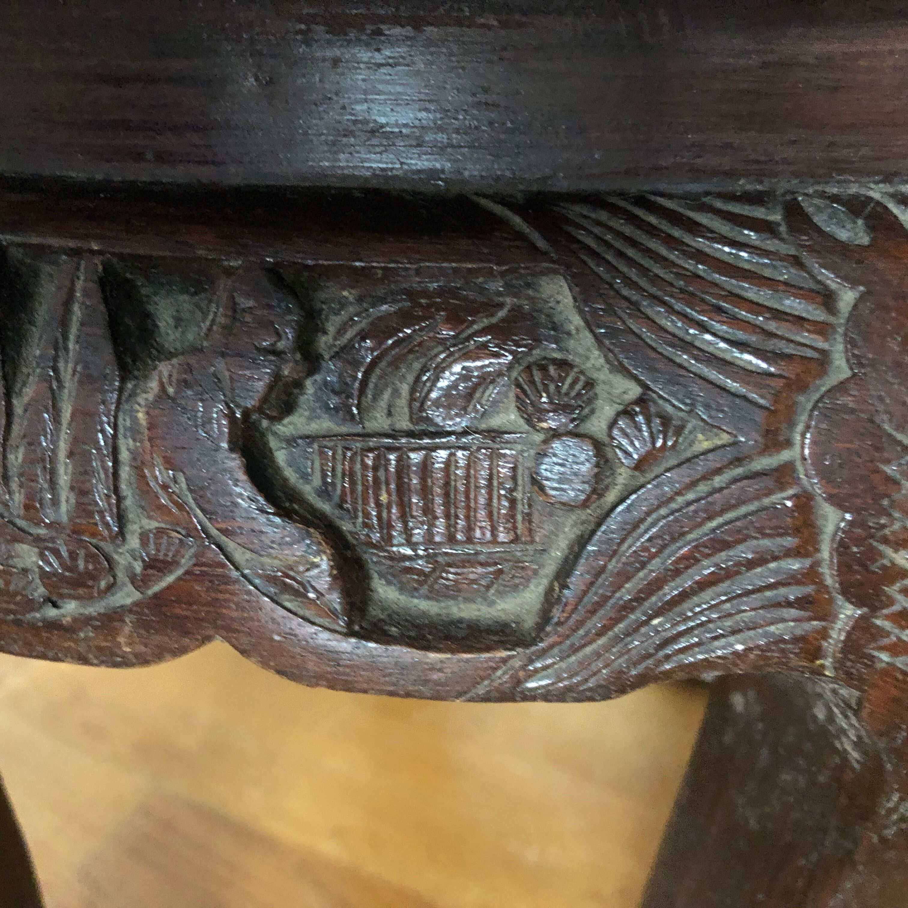 Carved wooden corner sellette