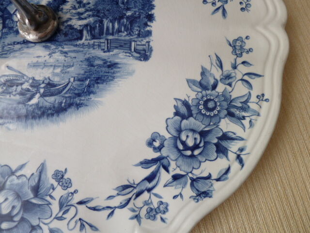 Cheese platter in faience of Sarreguemines Romantic model