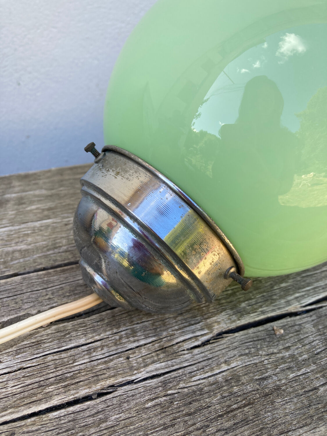 Suspension ball in art deco green glass 1930