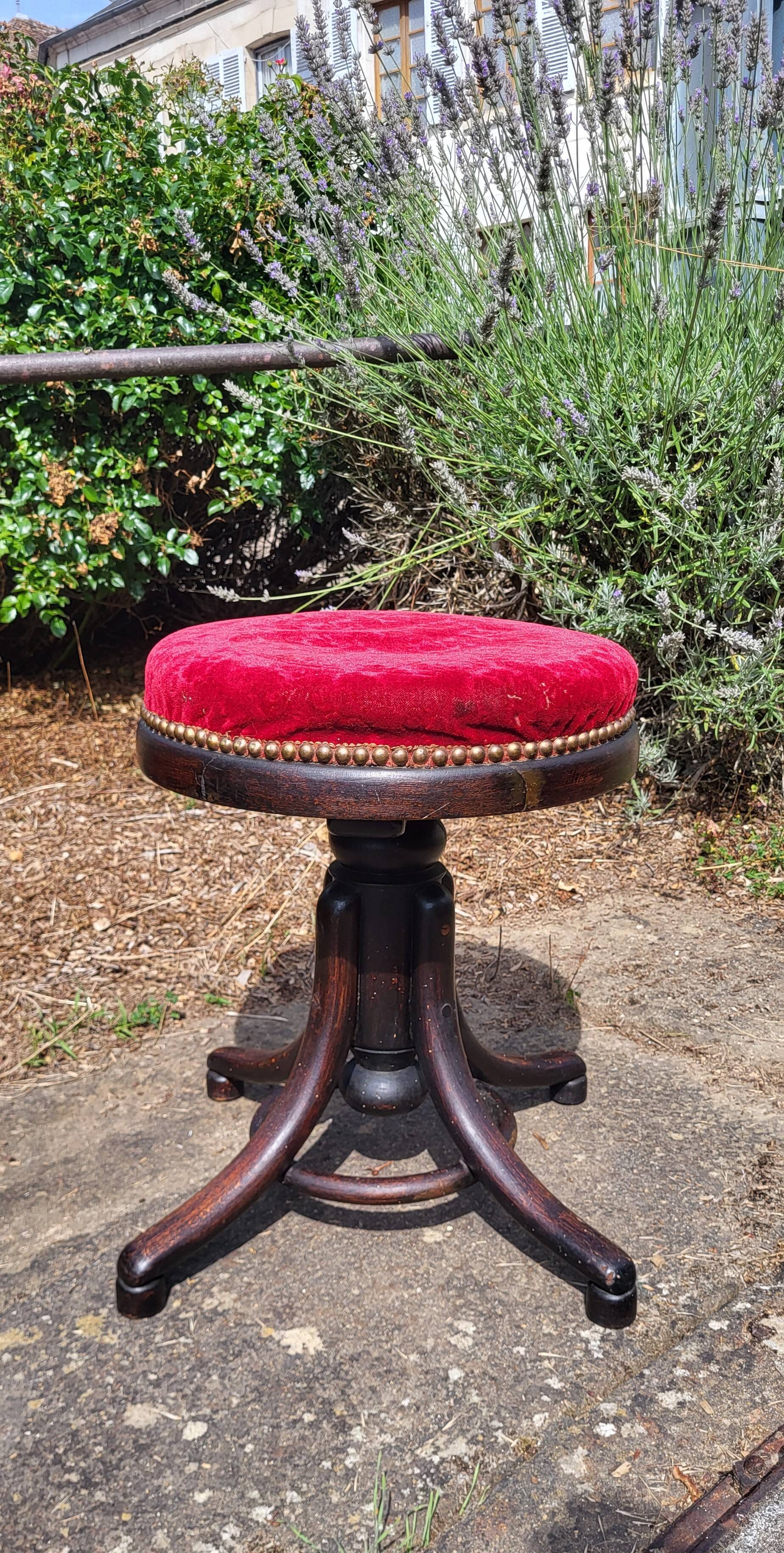 Piano stool with screw, Thonet 19th century