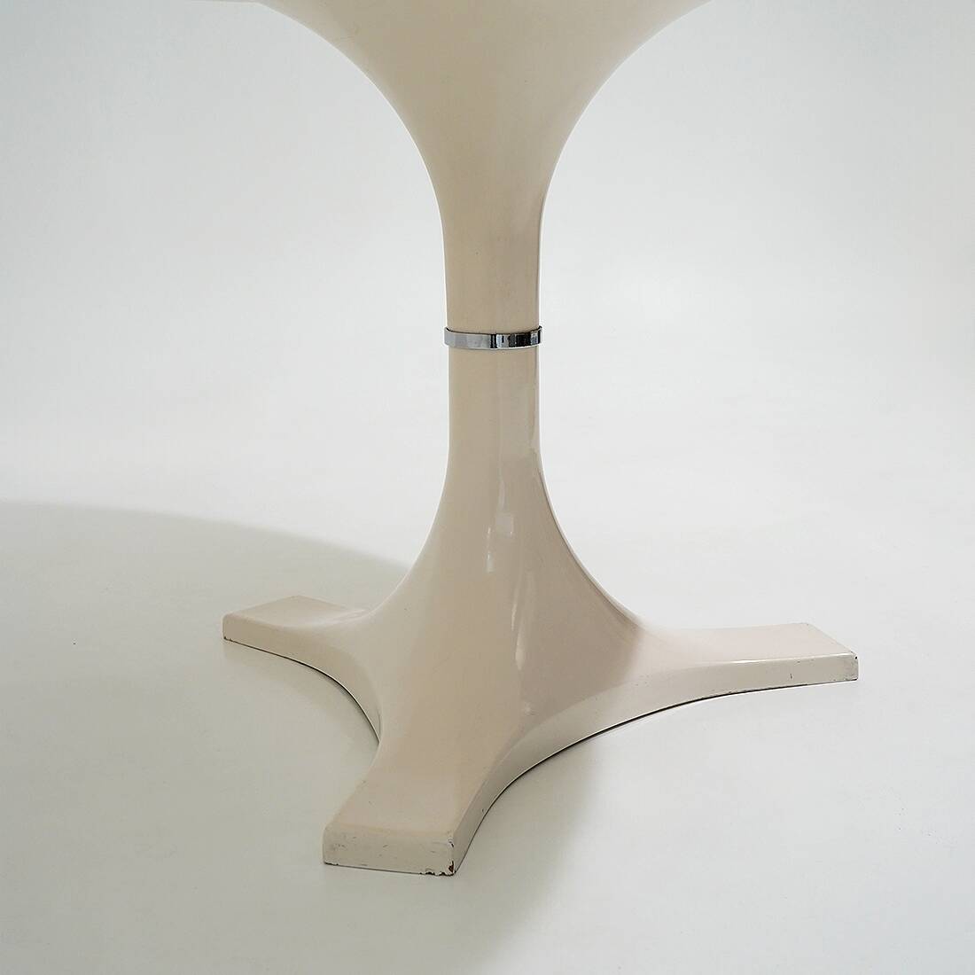 Table with central leg by Ignazio Gardella for Kartell, 1970s