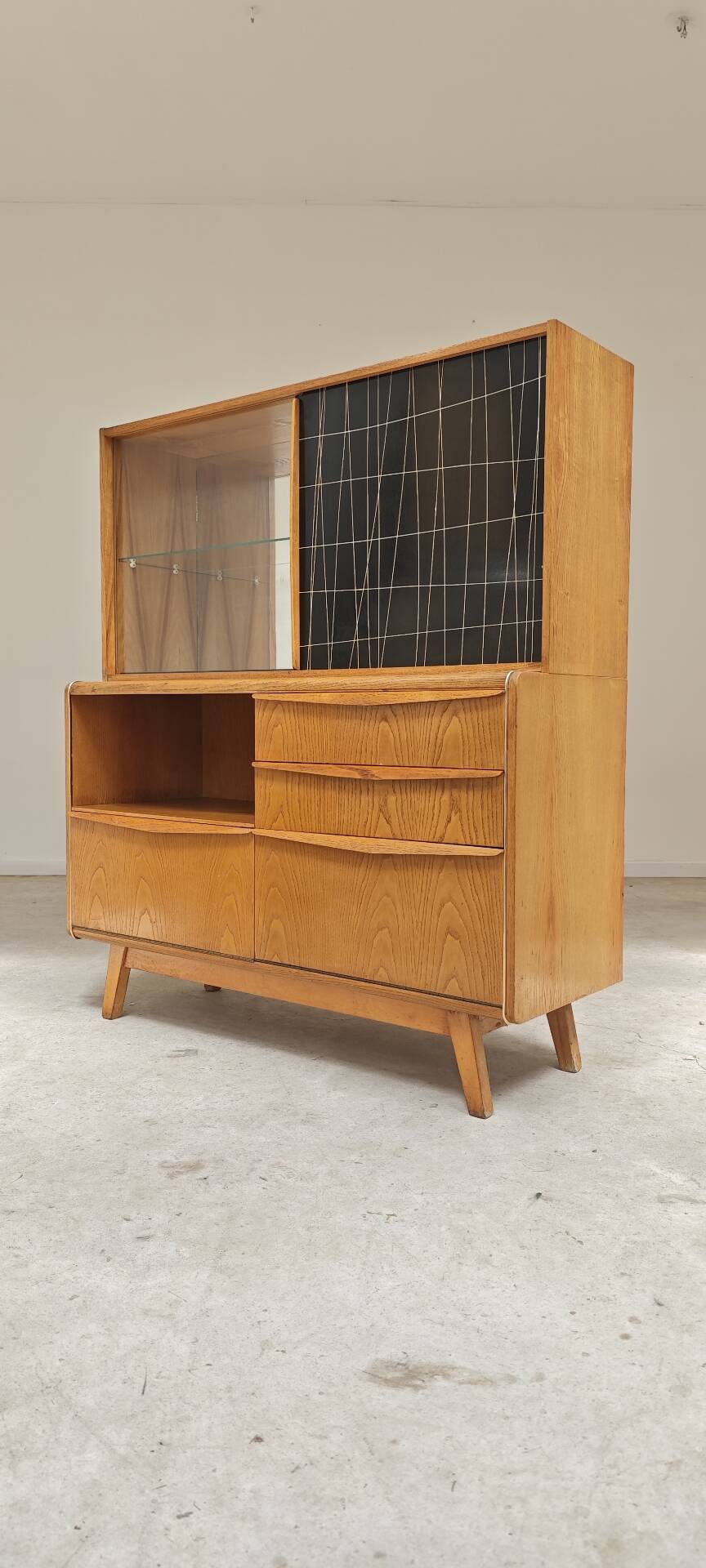 High buffet / Sideboard U 372 / 386 by B Landsman and H Nepozytek 60