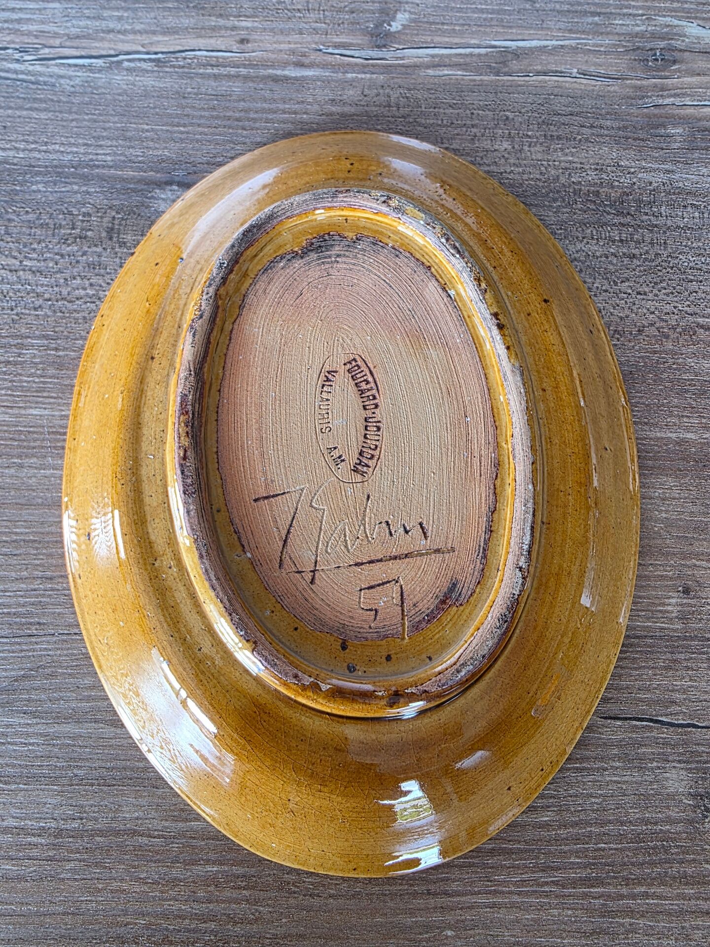 Empty pocket bowl Vallauris Foucard-Jourdan 1959 Incised profile decoration