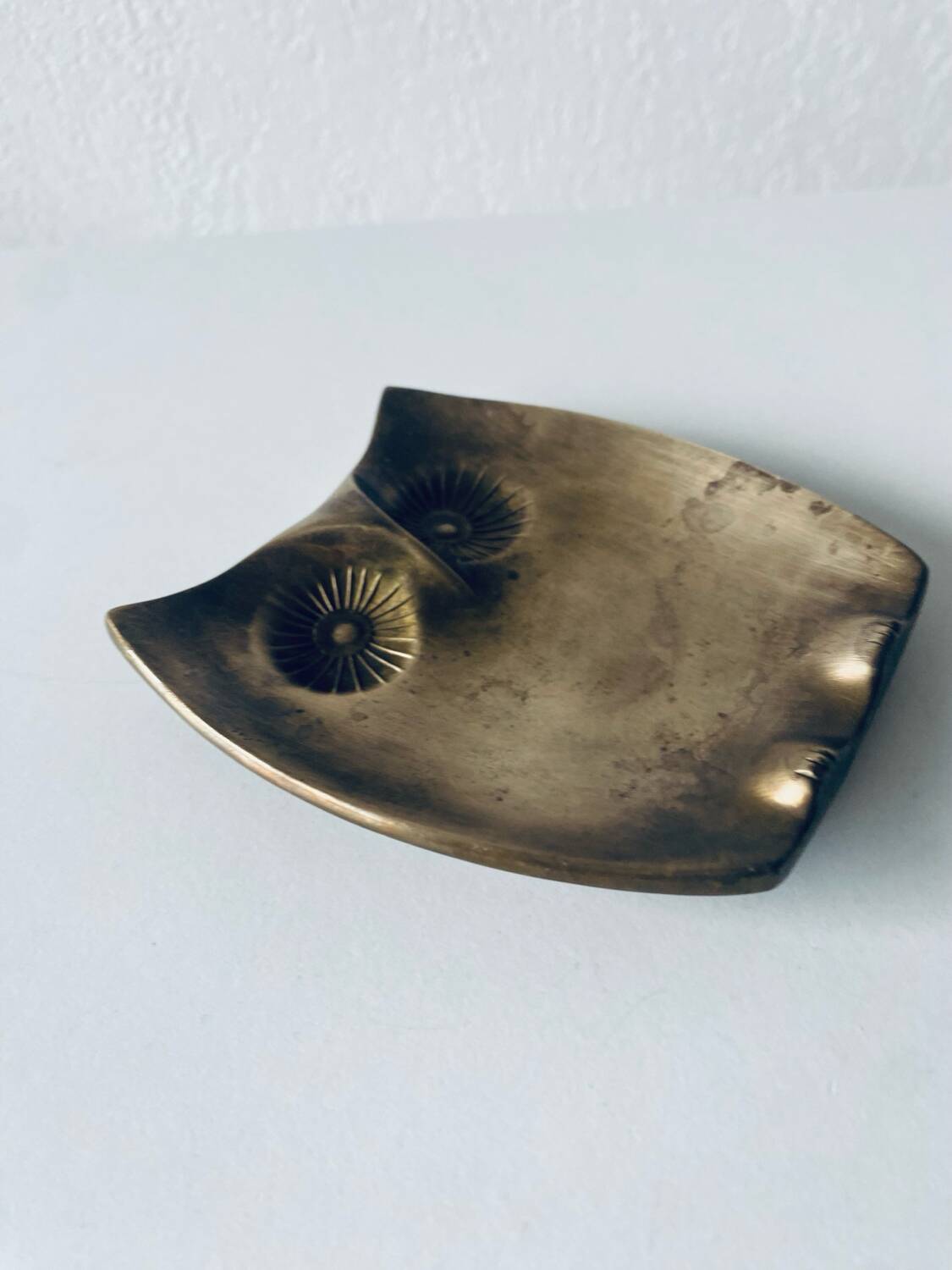 Bronze owl pocket tray
