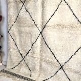 Moroccan Berber carpet Beni Ouarain with black diamonds 2,85x2.10m