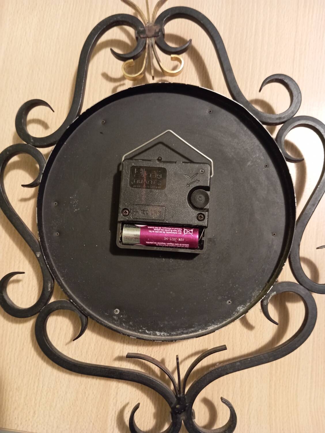 Horloge pendule murale fer forgé, de Vedette Transistor