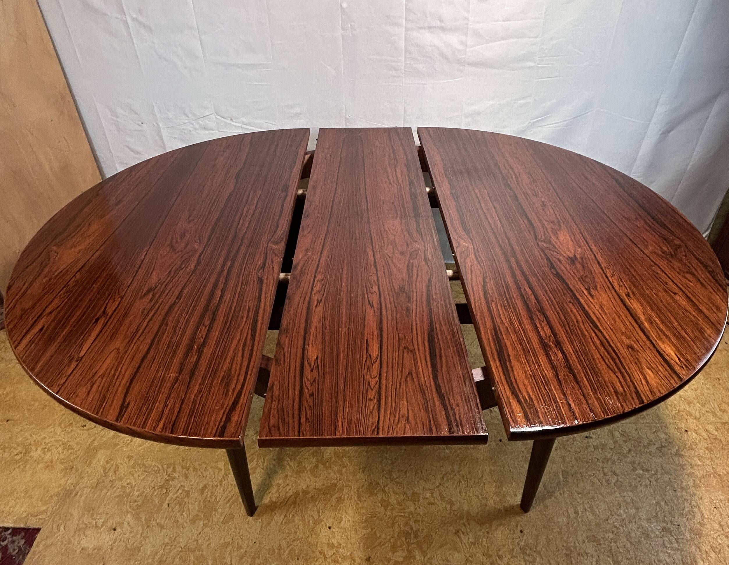 Mid-Century Danish Rosewood Extending Dining Table by Niels Otto Møller for