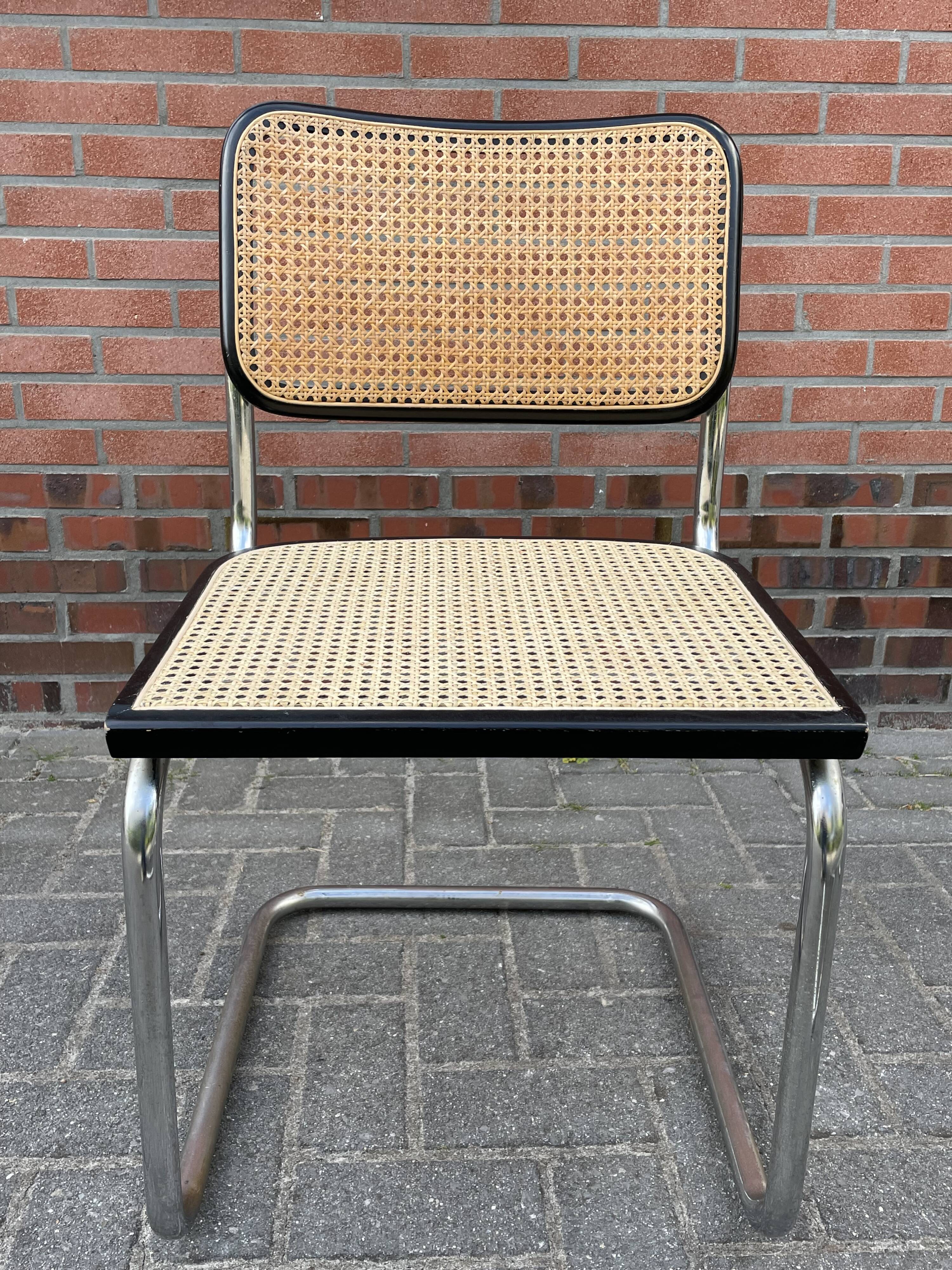Set of 4 vintage chairs  Cesca B32 in black and chrome