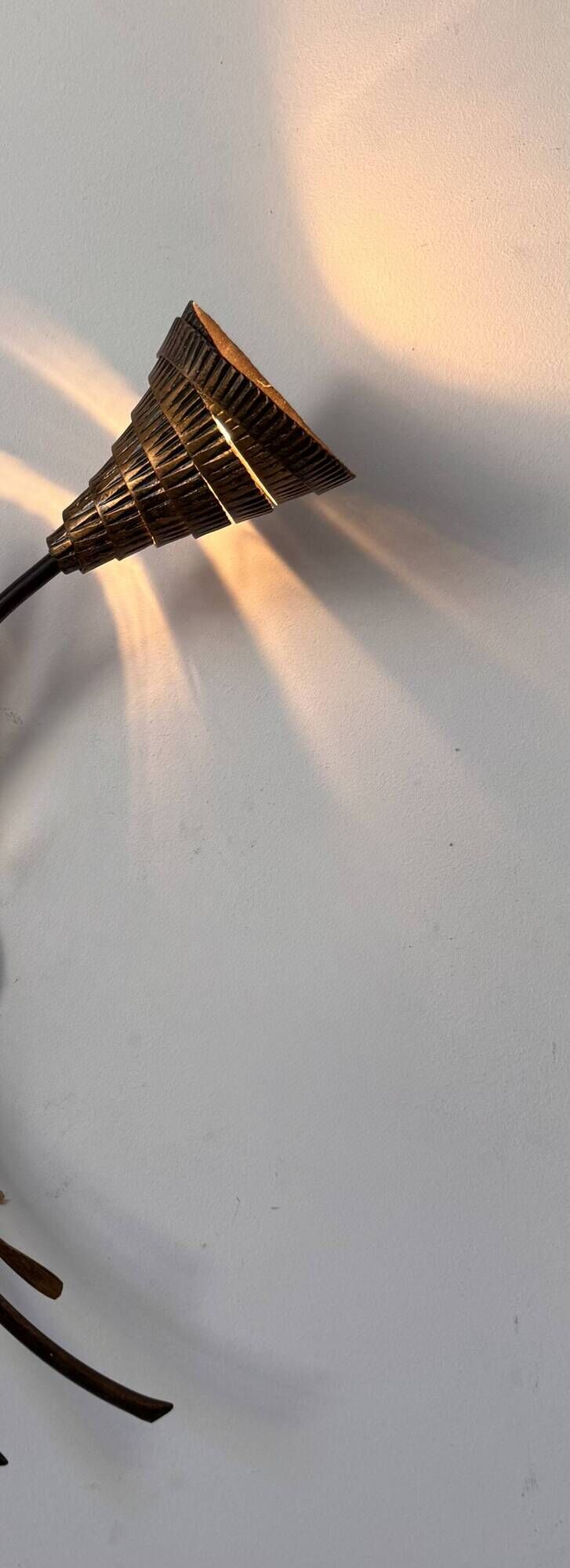 Vintage wall lights in gold metal and brass, France 1980.