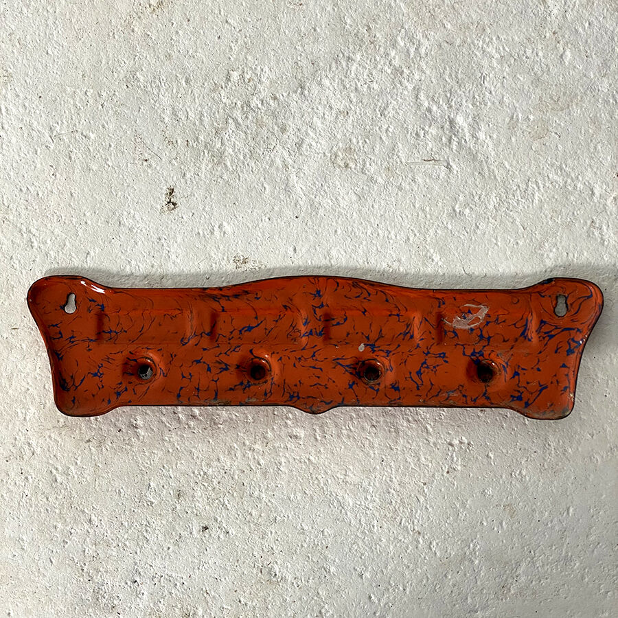 Vintage enamelled towel rack 50