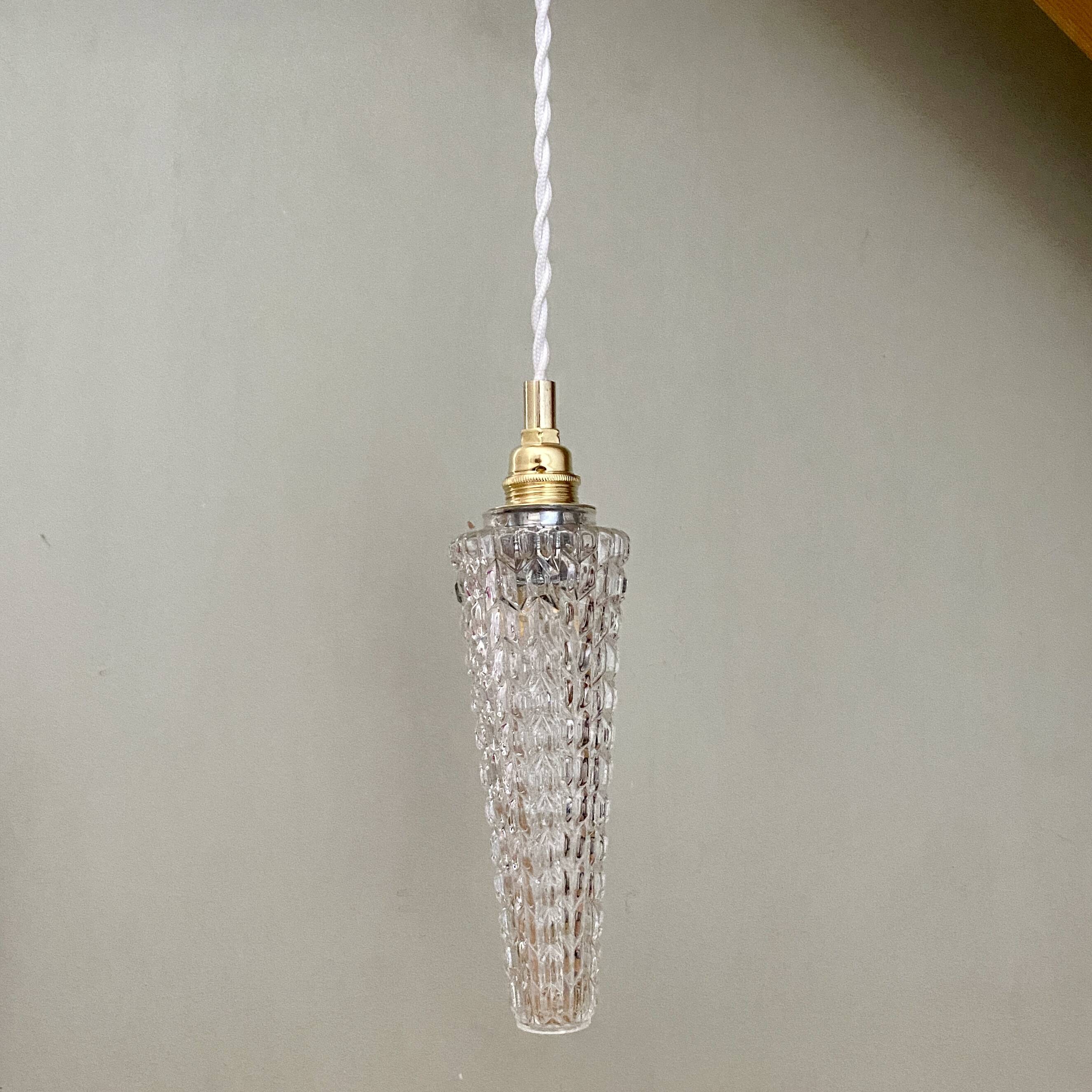 Suspension tulipe vintage en verre moulé