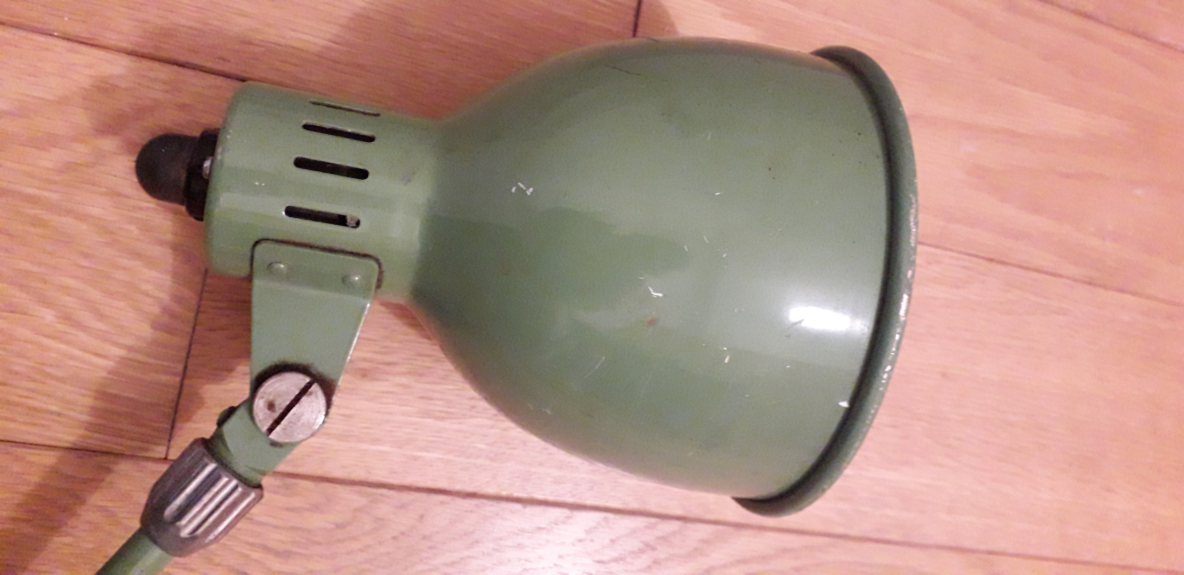 Workshop 2 articulated lamp arms