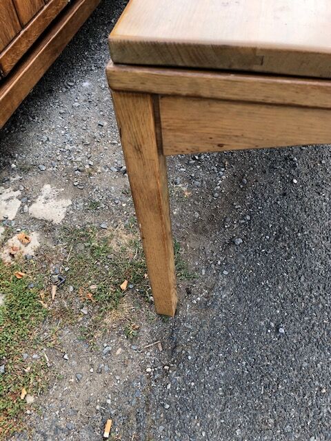 Scandinavian table with extensions