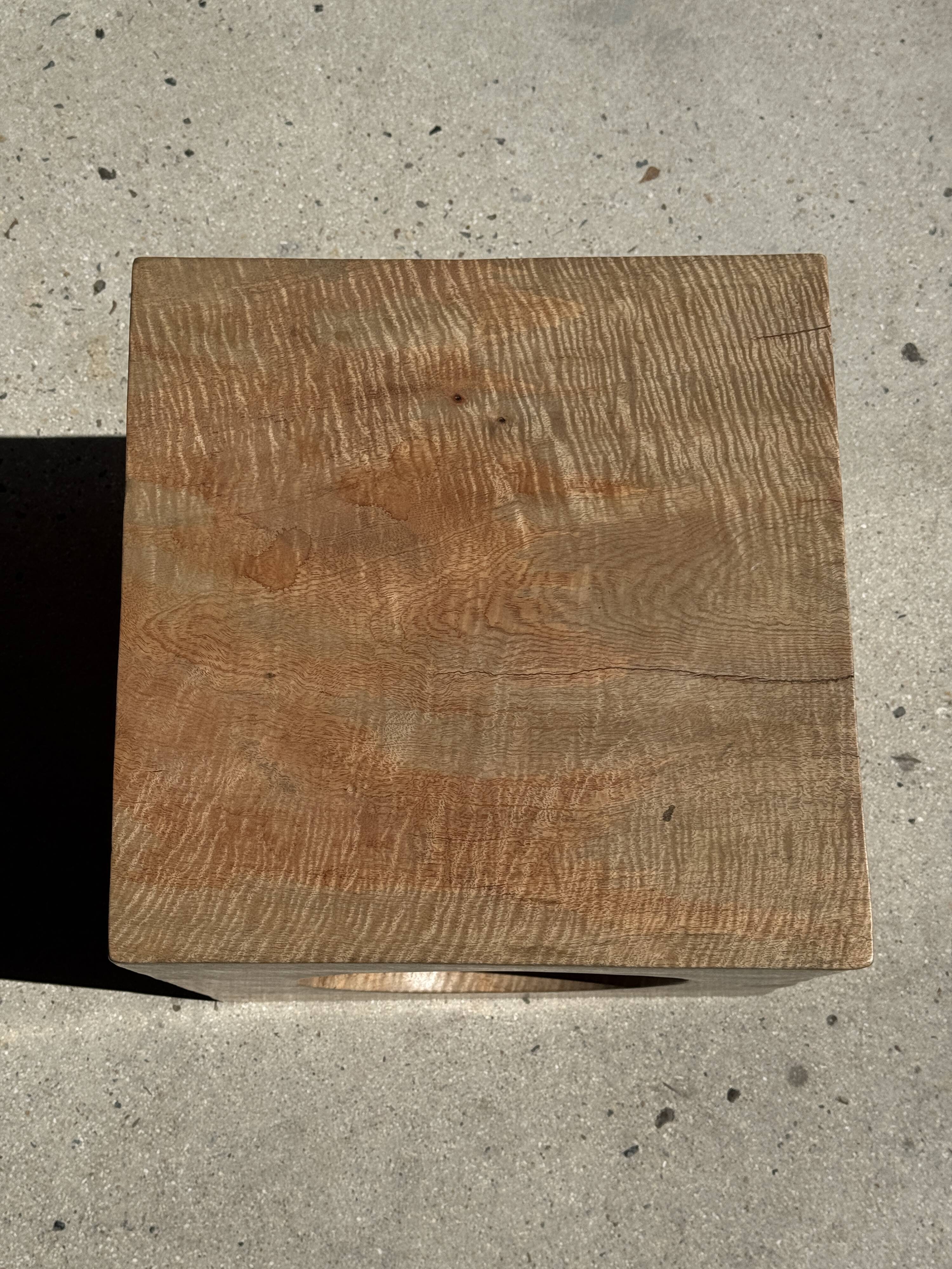 Coffee table, or openwork cubic stool in natural monoxyle mango wood H40.