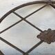 Grille ovale décorative en fer forgé début XXème