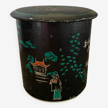 Tin box with Japanese pattern from the 40s.