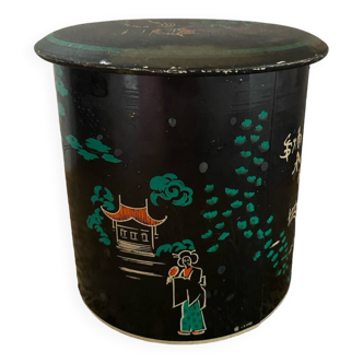 Tin box with Japanese pattern from the 40s.