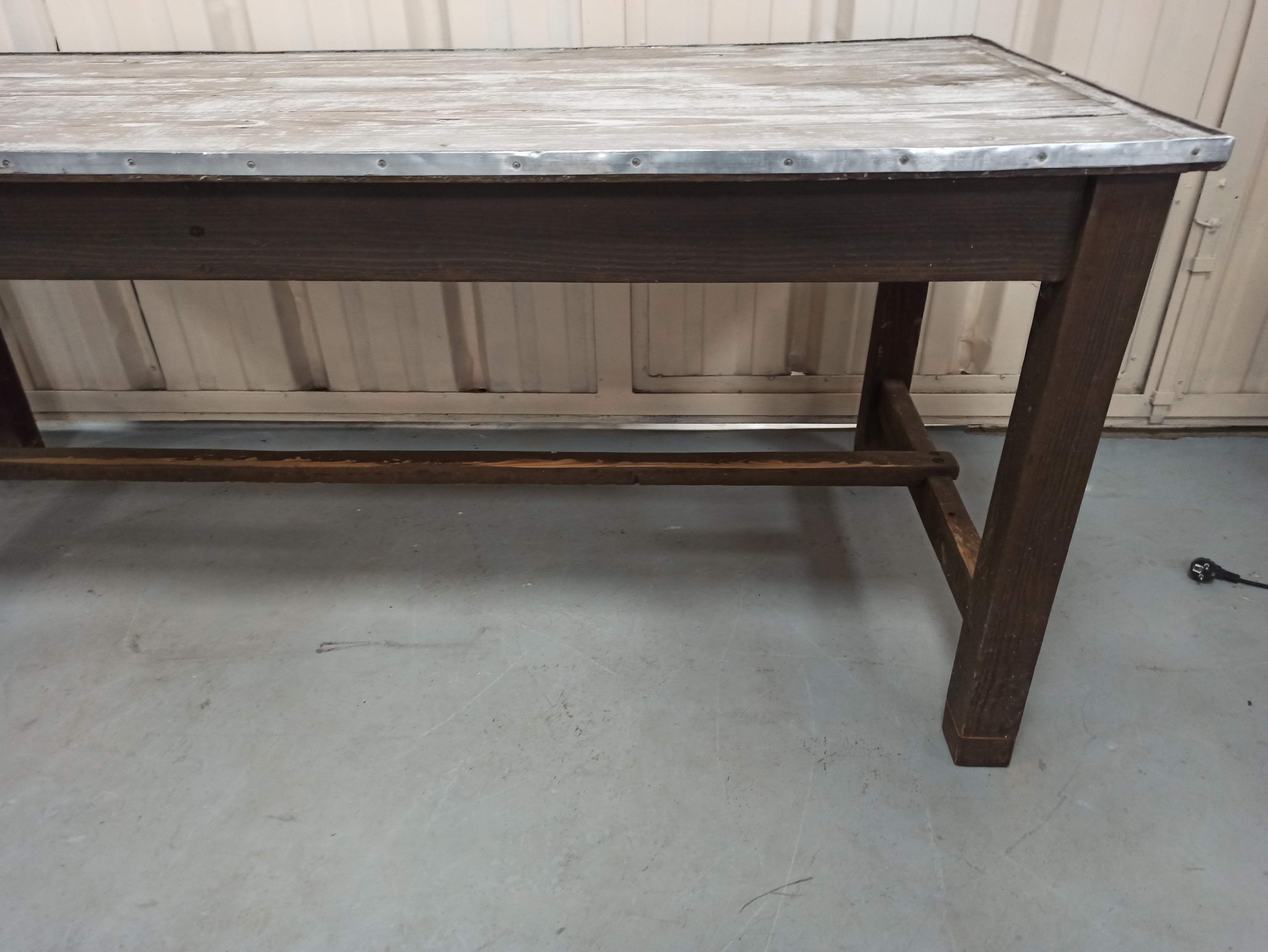 181 cm - Patinated spacer farm table
