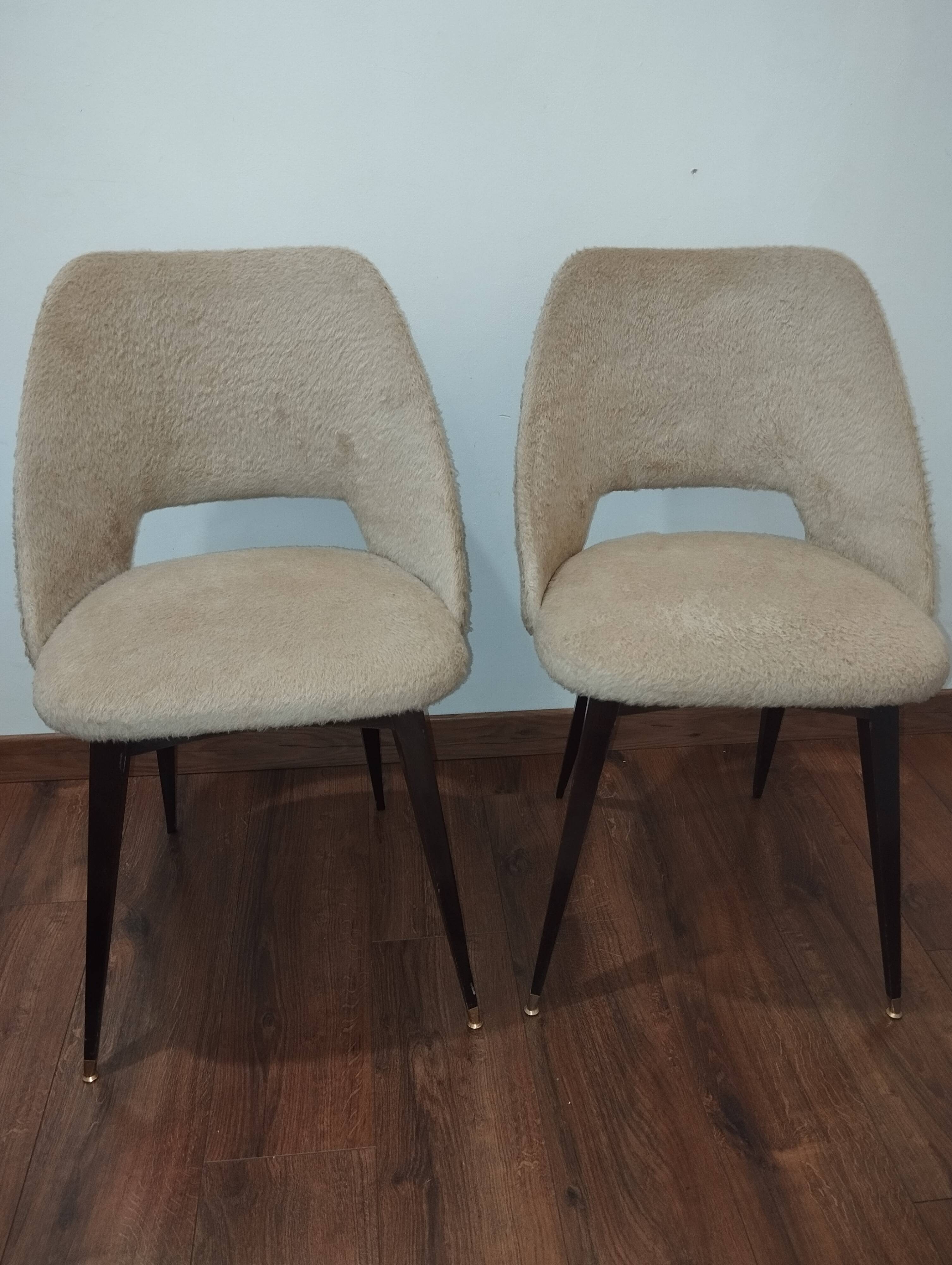 Beige vintage shaggy chairs