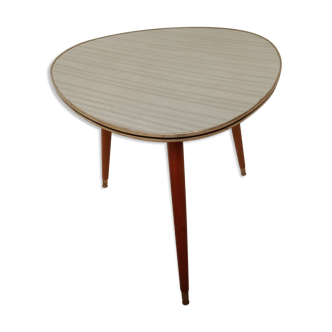 Tripod table