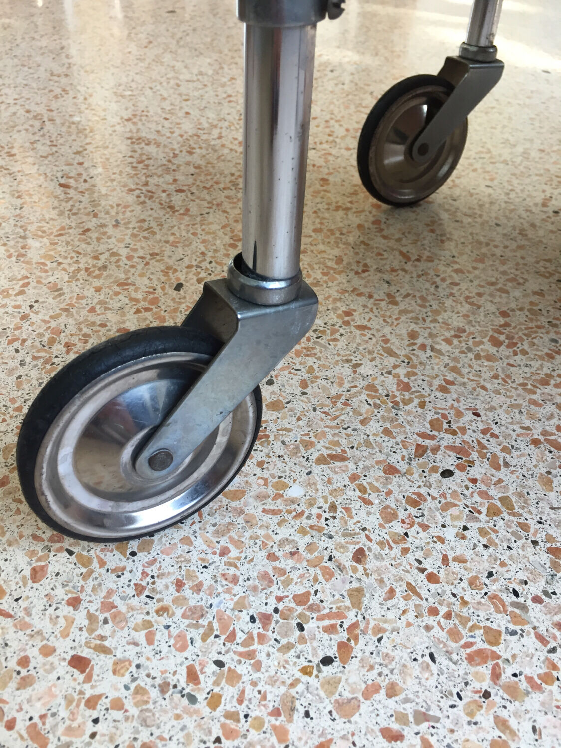 Chrome service and vintage mirror windows