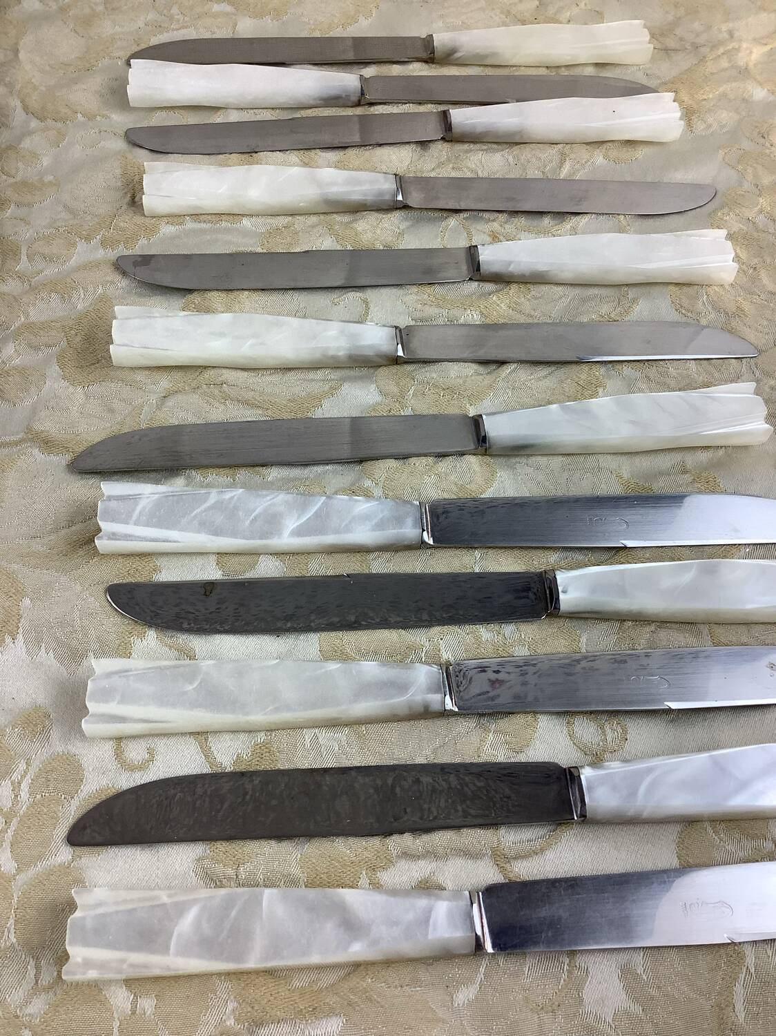 Box of 12 vintage knives