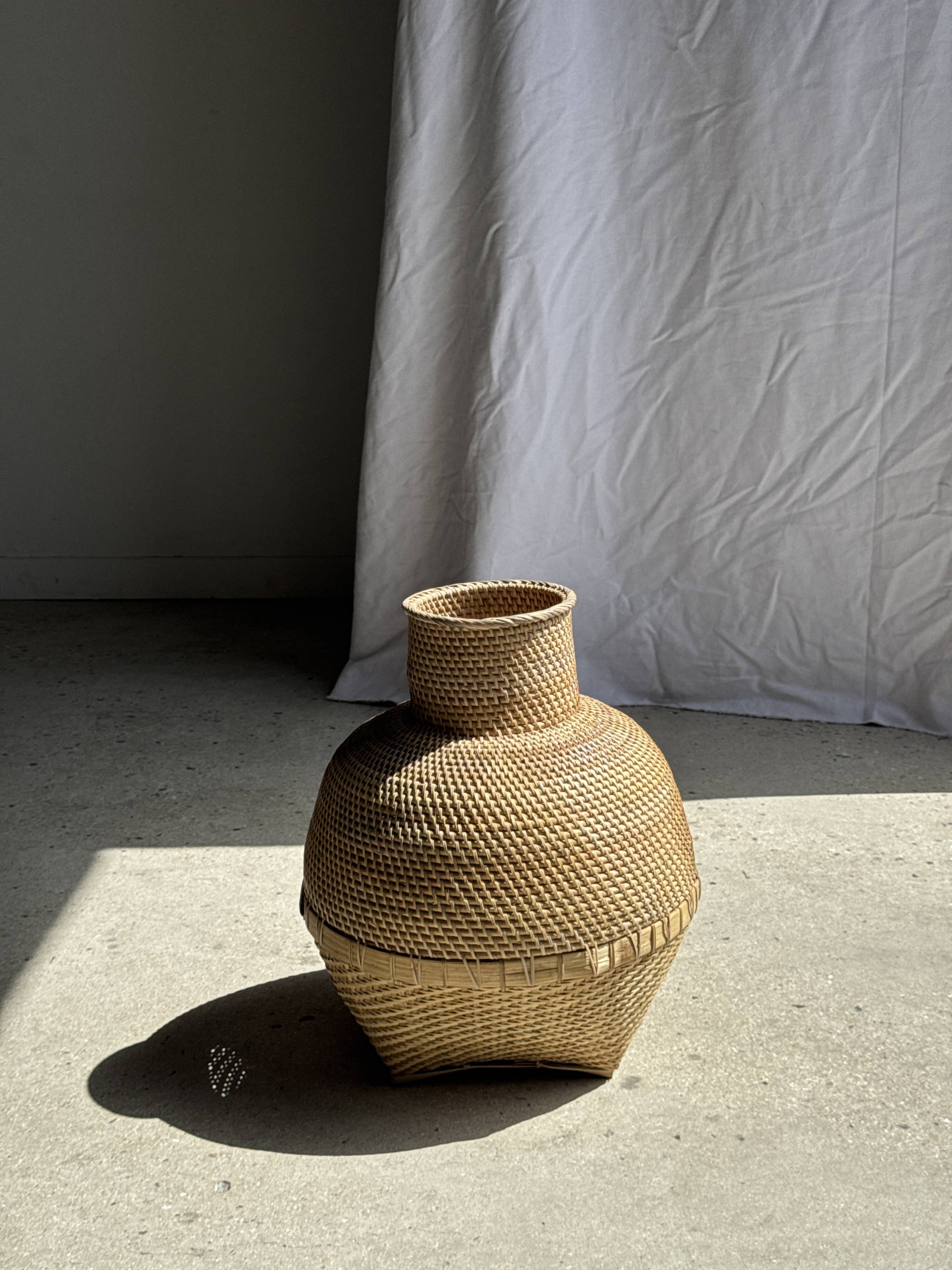 Basket jar in traditional Indonesian wickerwork H48 D40