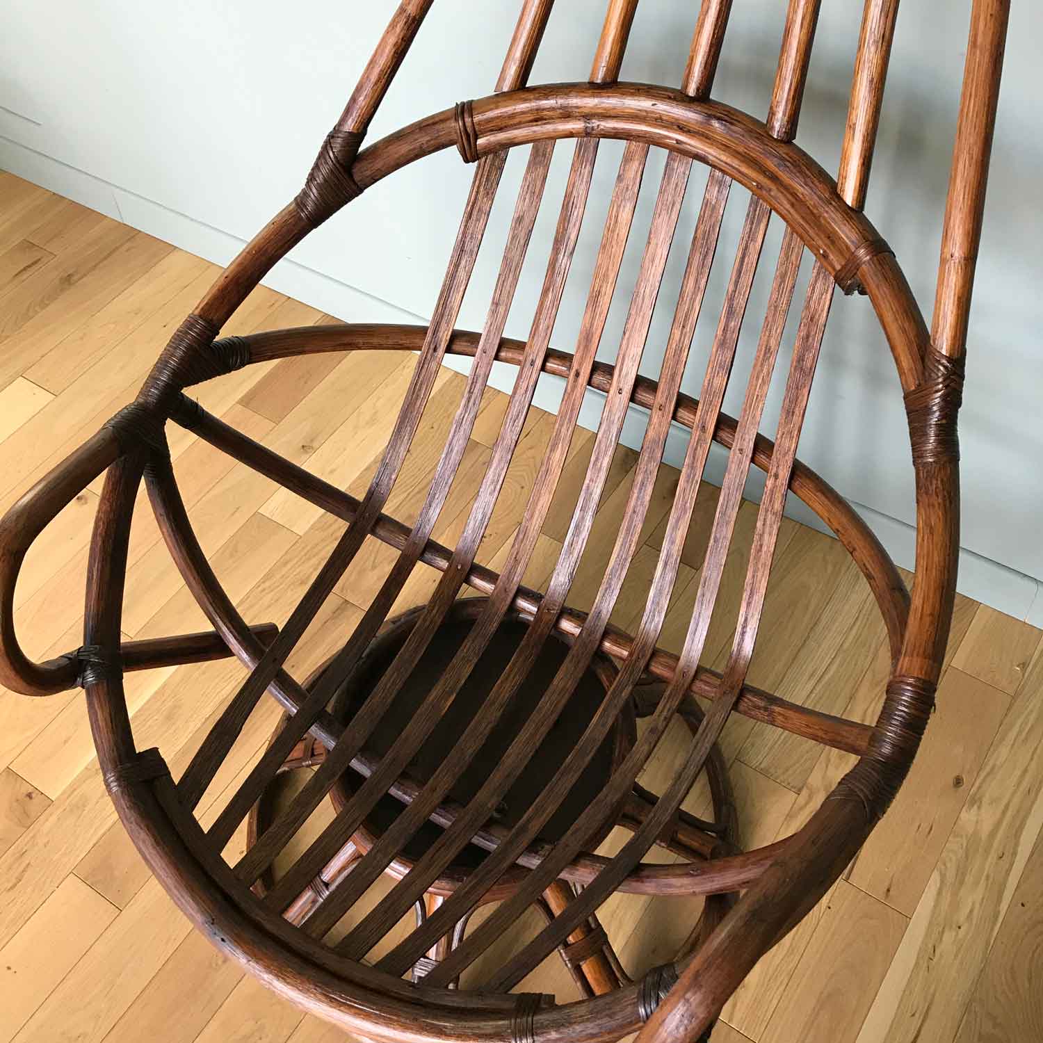 Swivel chair