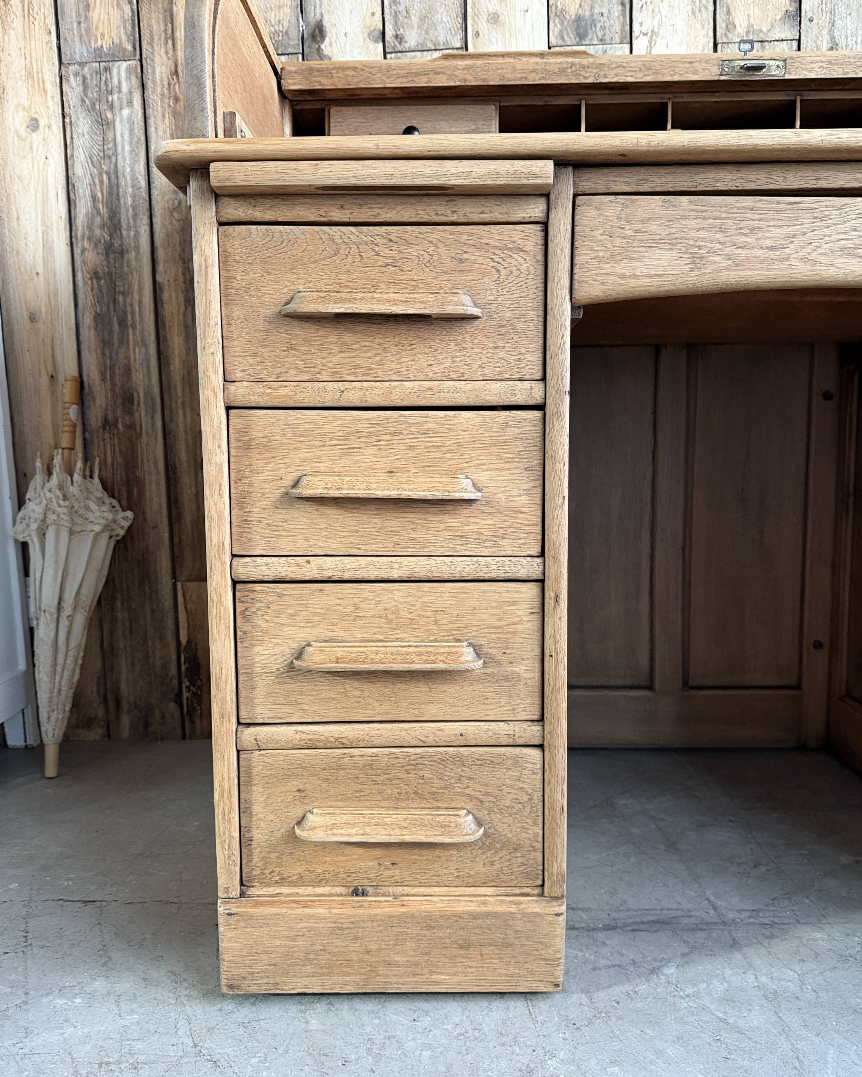American oak cylinder desk (renovated)