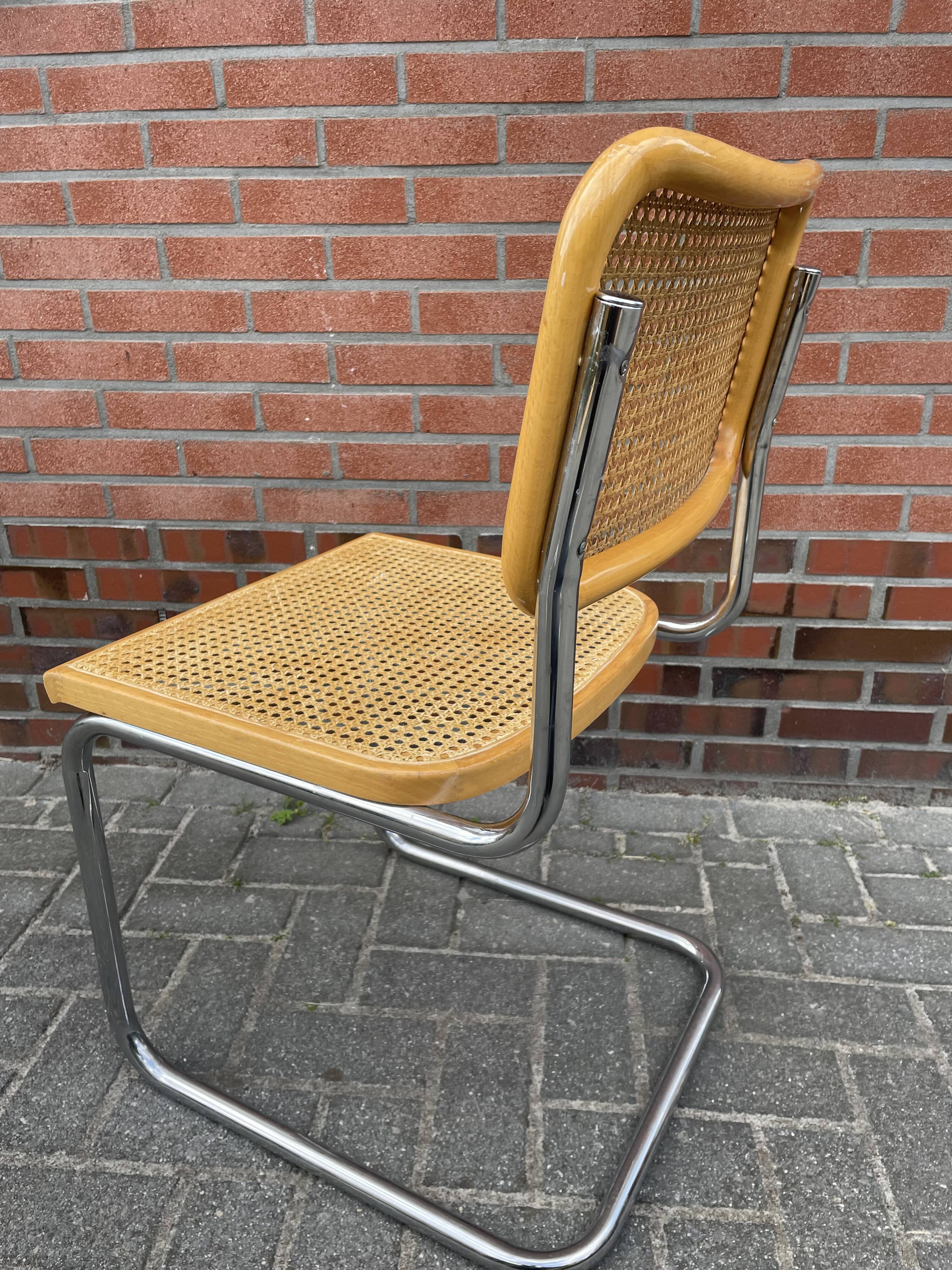Ensemble de 4 Chaises vintage modèle Cesca B32 en chrome et bois