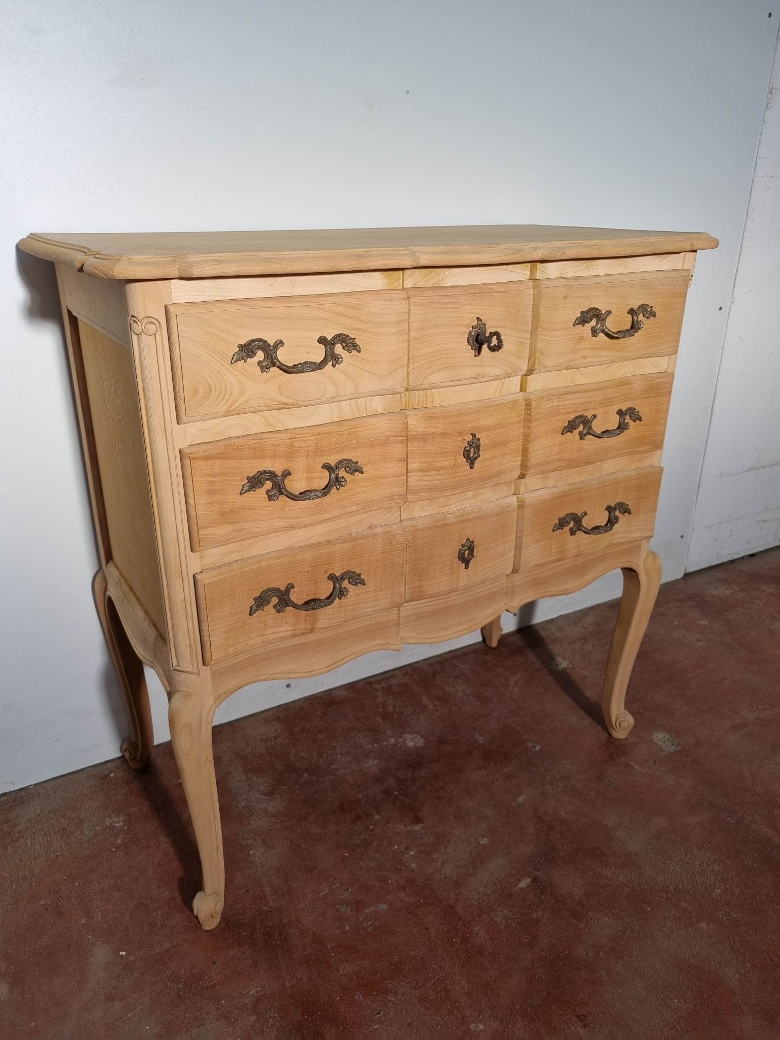 Crossbow chest of drawers with writing