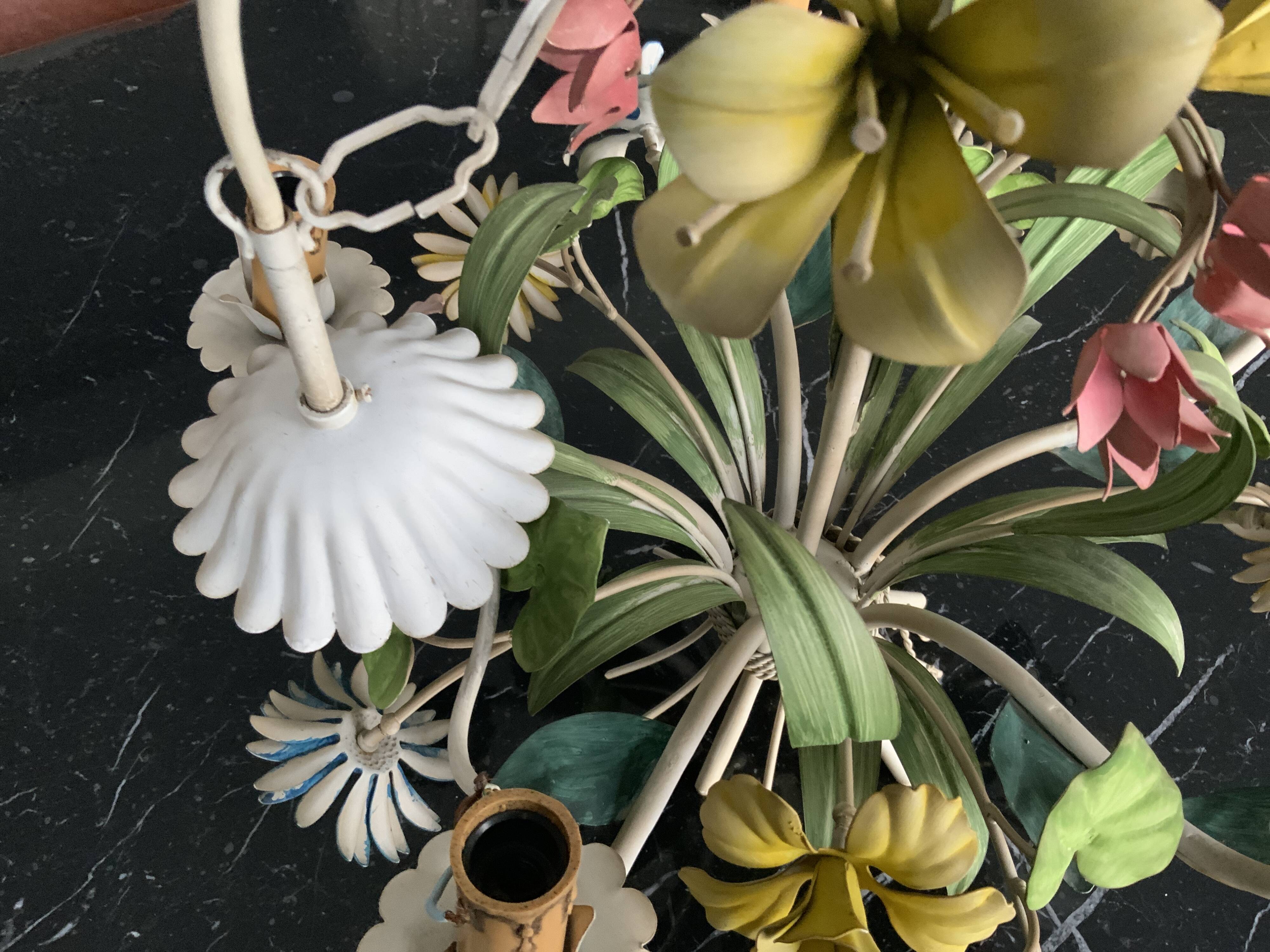 Flowered metal chandelier from the Italian 60s-70s.