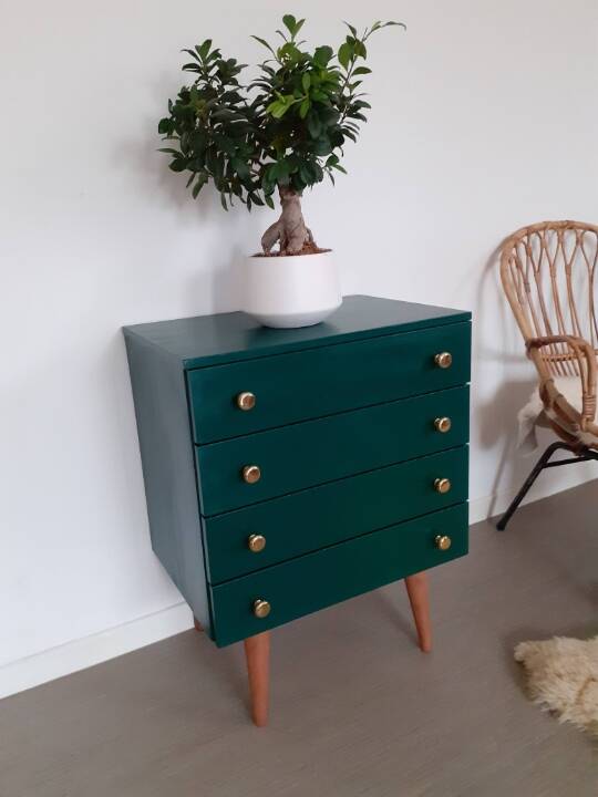 Vintage chest of drawers