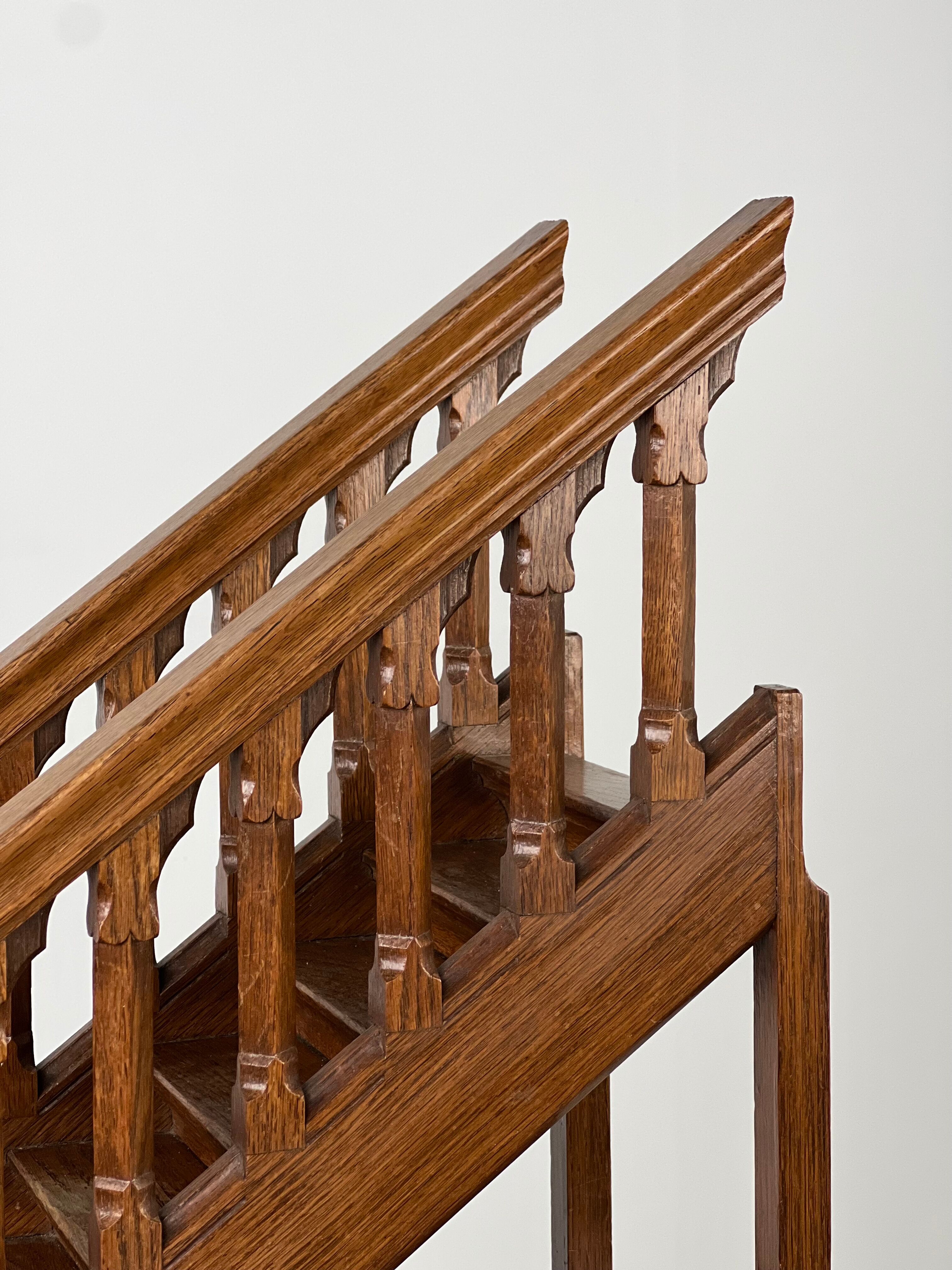 Model staircase oak antique
