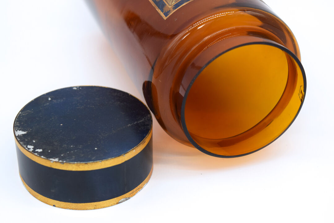 Pharmacy/apothecary old amber glass pot