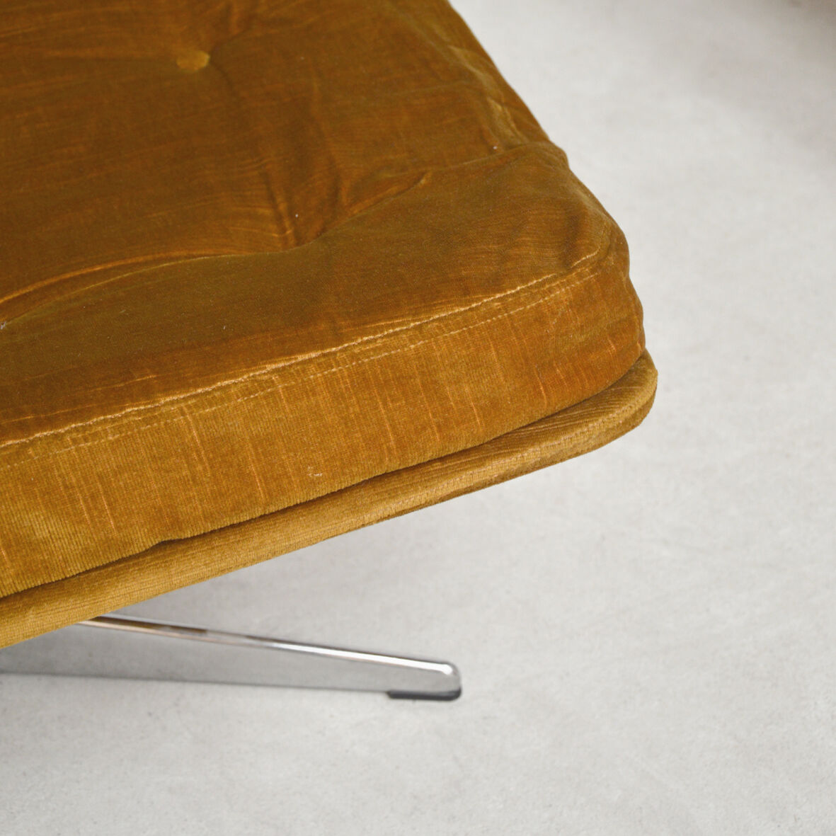 Pair of swivel chairs, 1970