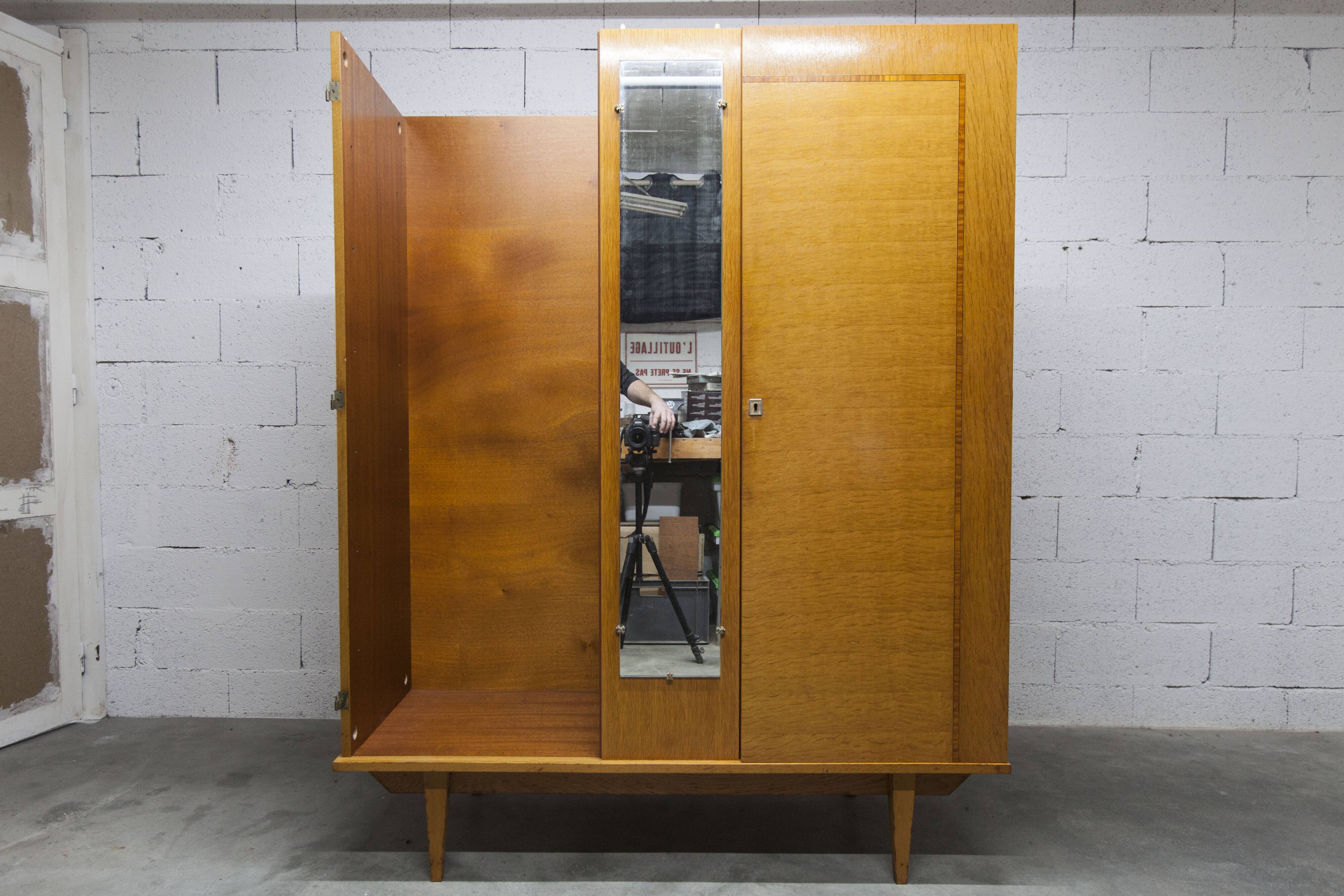 1970 Scandinavian wardrobe with shelves and mirror, 21x126, 2 doors.