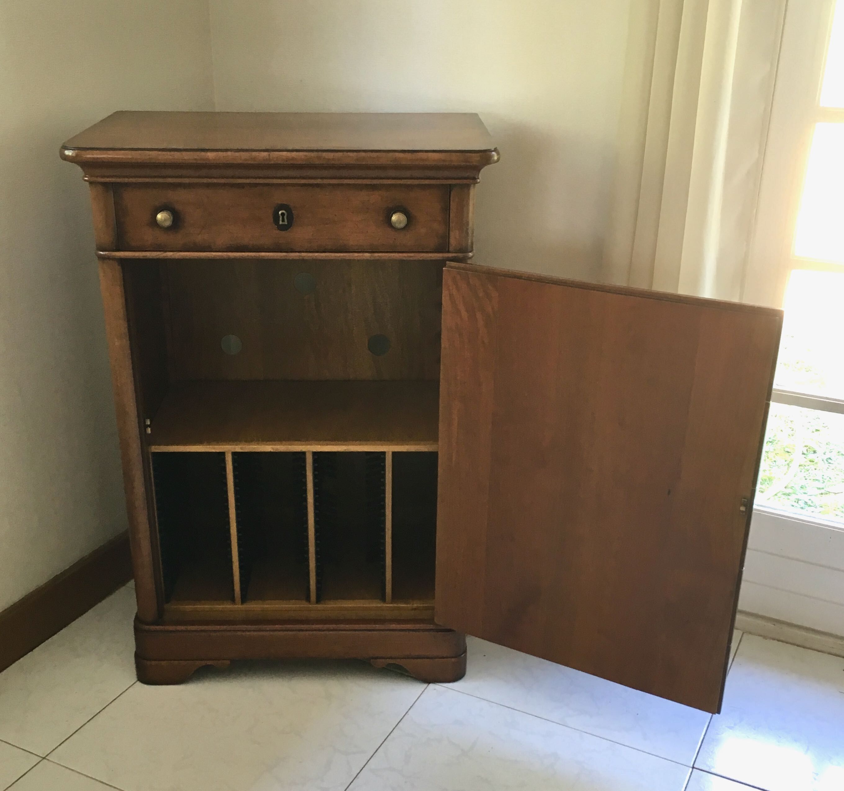 Commode vinyl cabinet 60s