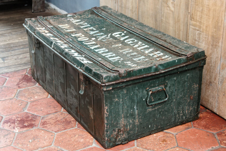 Cantine militaire en métal