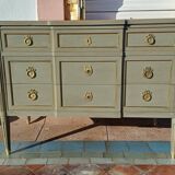 Louis XVI style patinated chest of drawers with 3 drawers.