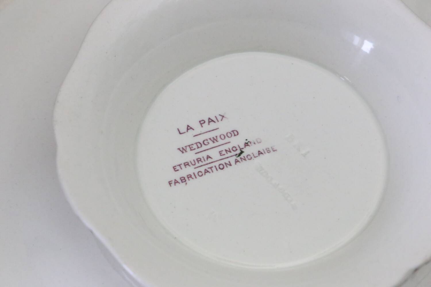 Mounted plate, serving dish, Wegwood, La Paix service