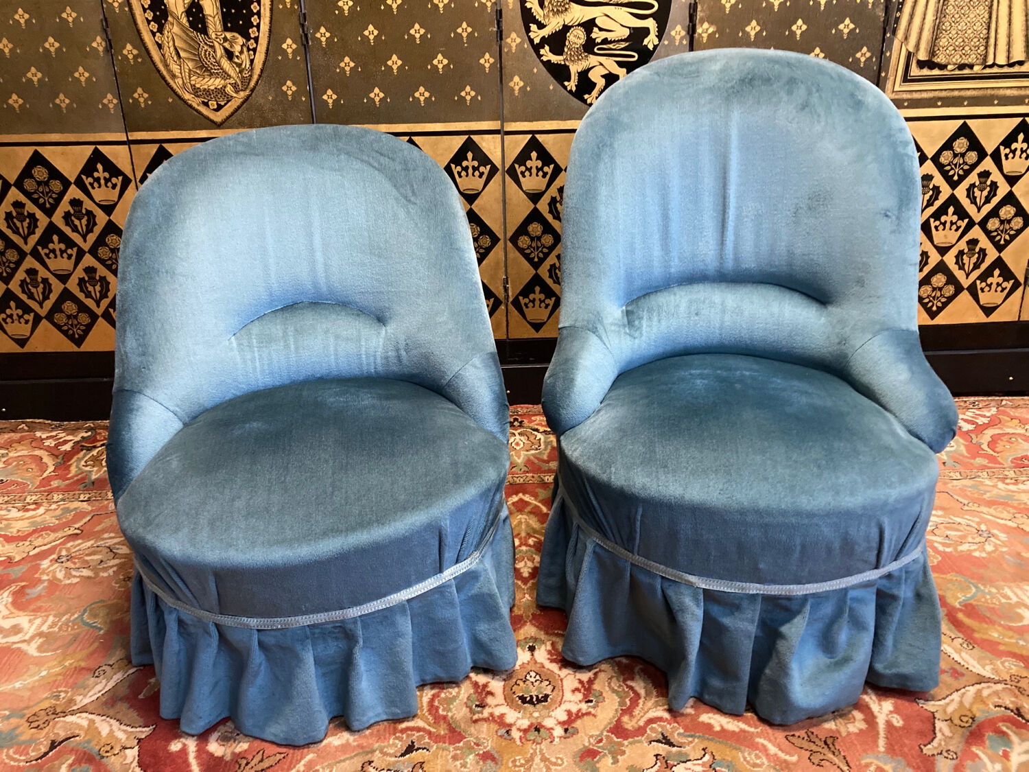 2 toad armchairs in blue velvet